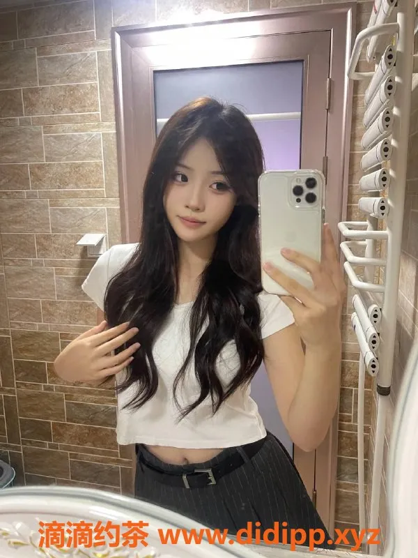 杭州楼凤-小趴菜快跑，165高、95斤，全方位服务体验