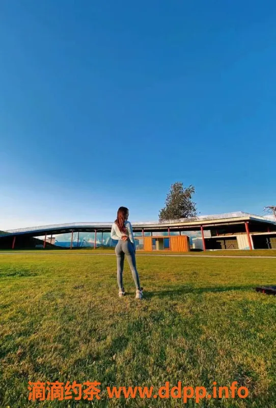 北京spa会所-朝阳小灵子，高颜值36C，52斤蜜桃翘，专业按摩服务