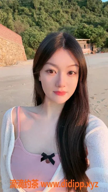 广州楼凤-双飞姐妹花：小涵小花，热情服务，天河约会