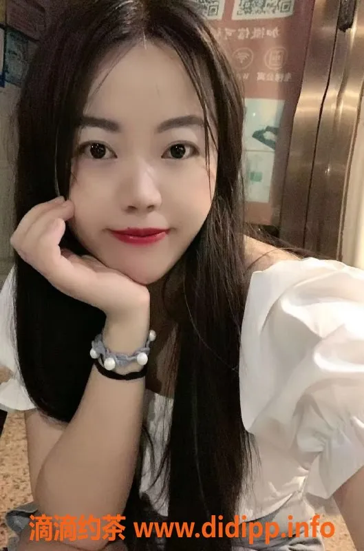 杭州楼凤-上城琪琪：22岁，165cm，48kg，热情服务