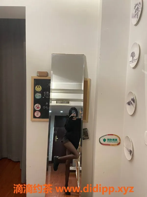 北京楼凤资源信息,广州函函子，20岁165公分，69口陪浴任你挑！