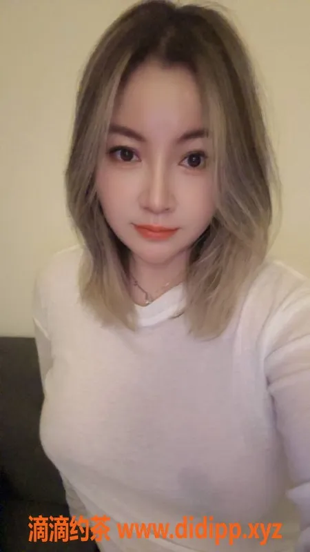 广州楼凤-广佛线思琪26岁 163cm 53kg 36D紧致小姐姐