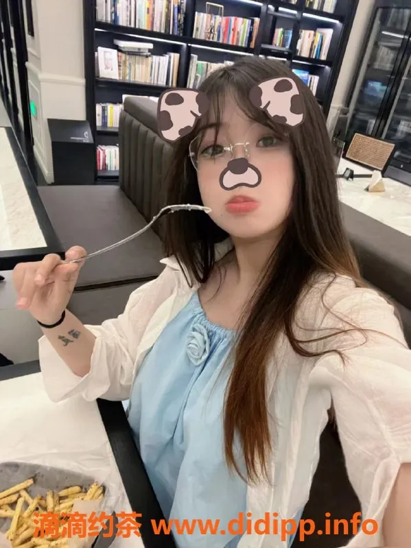 福州上门服务-萝莉女优推荐，身高162-163，价位亲民