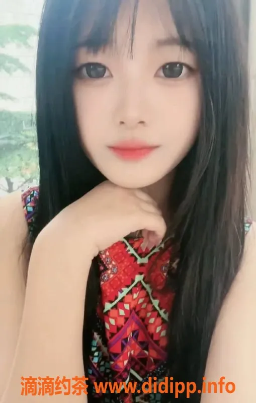 深圳楼凤-龙岗小果老师，700元体验女友感受