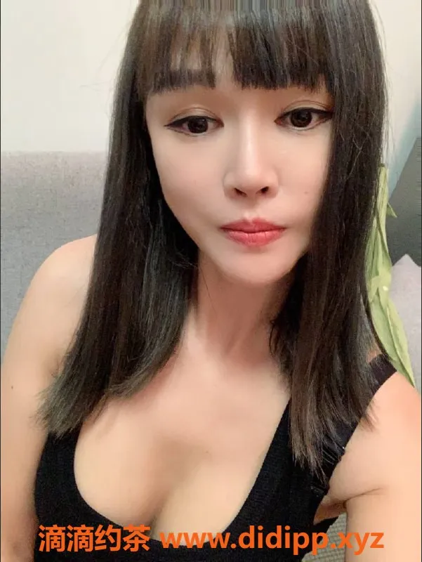 深圳楼凤-龙华琳达，身材火辣，34C，私密服务