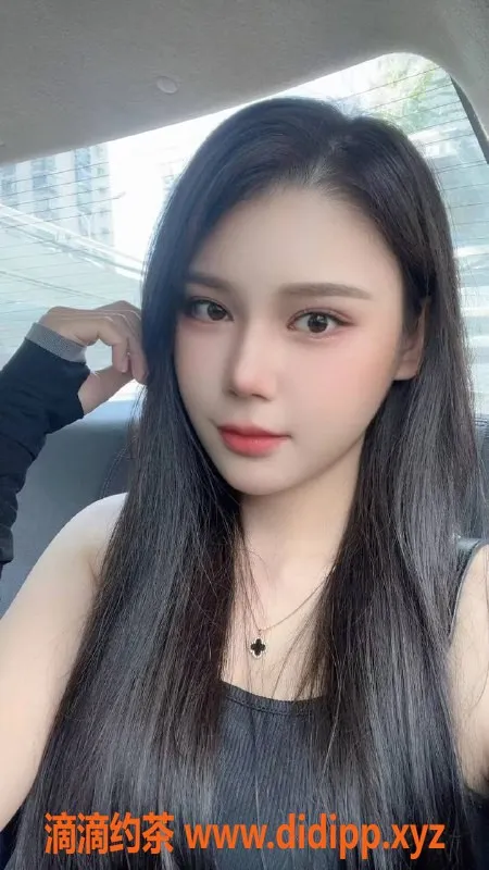 福州楼凤-闽侯希月20岁，身高168，三件套仅需600元