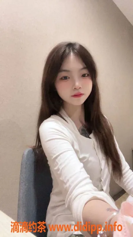 武汉楼凤-洪山区安静，19岁162cm，85斤服务超棒