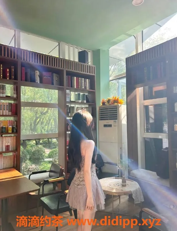 广州楼凤-荔湾区琪琪，163cm，87斤，甜美嫩妹服务