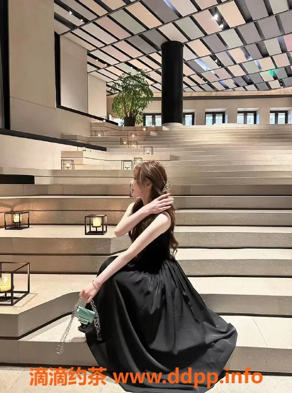 杭州楼凤-拱墅草莓🍓，167cm身高，104斤C罩杯，超甜女友系服务