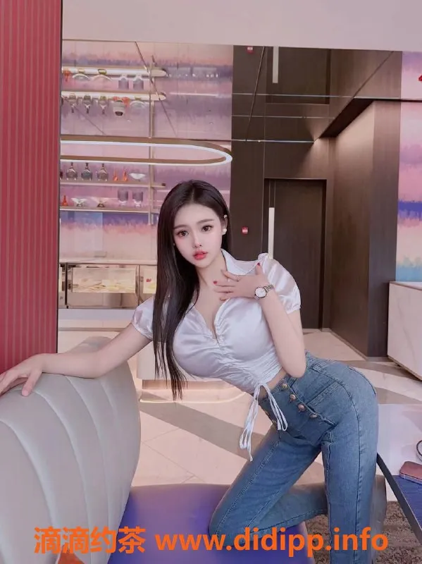 深圳楼凤-龙岗坂田美女，21岁，168cm，48kg，36D，1200元起