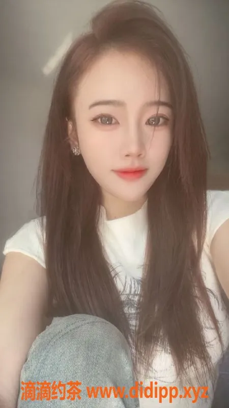 广州楼凤-黄埔灵儿 23岁 160cm 45kg 胸34B 御姐调情服务