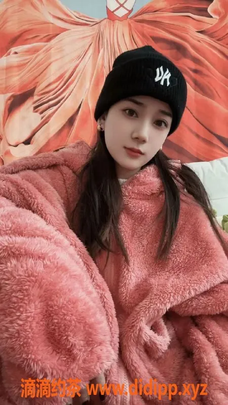 广州楼凤-黄埔童童 19岁165cm 48kg 36D激情服务