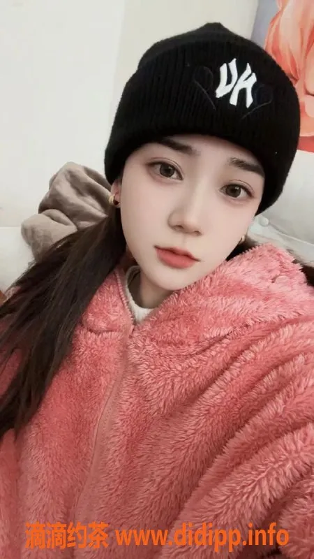 广州楼凤-黄埔童童 19岁165cm 48kg 36D激情服务