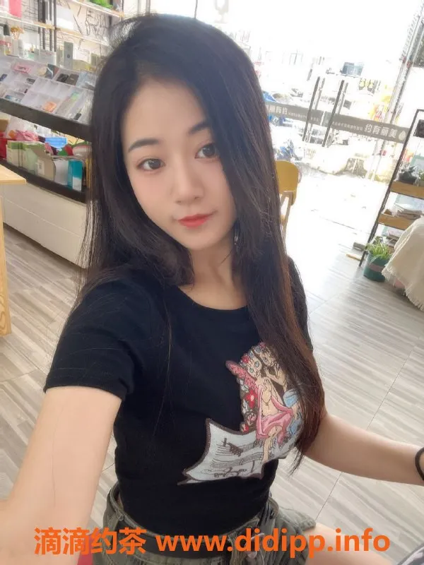 深圳楼凤-龙岗萌萌22岁，161身高，锦绣服务体验