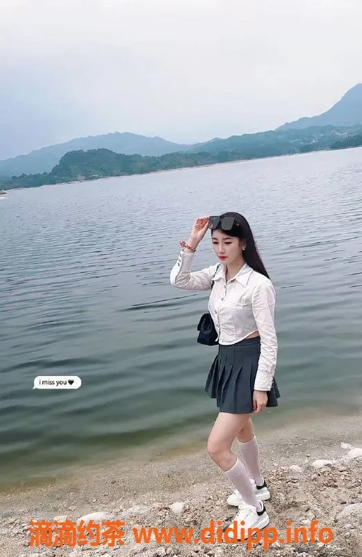 杭州楼凤-米娜，25岁，162cm，48kg，C罩杯，亲密服务400元/次