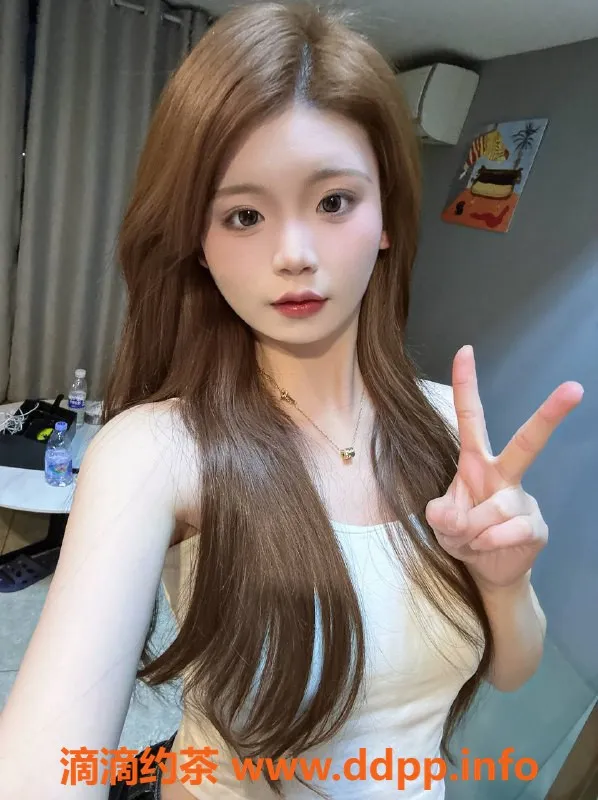 广州楼凤-黄埔嫩妹小漫，700元约一发服务