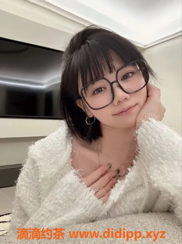 广州楼凤资源信息,露露 25岁 165cm身高 52kg 36D提供多种服务