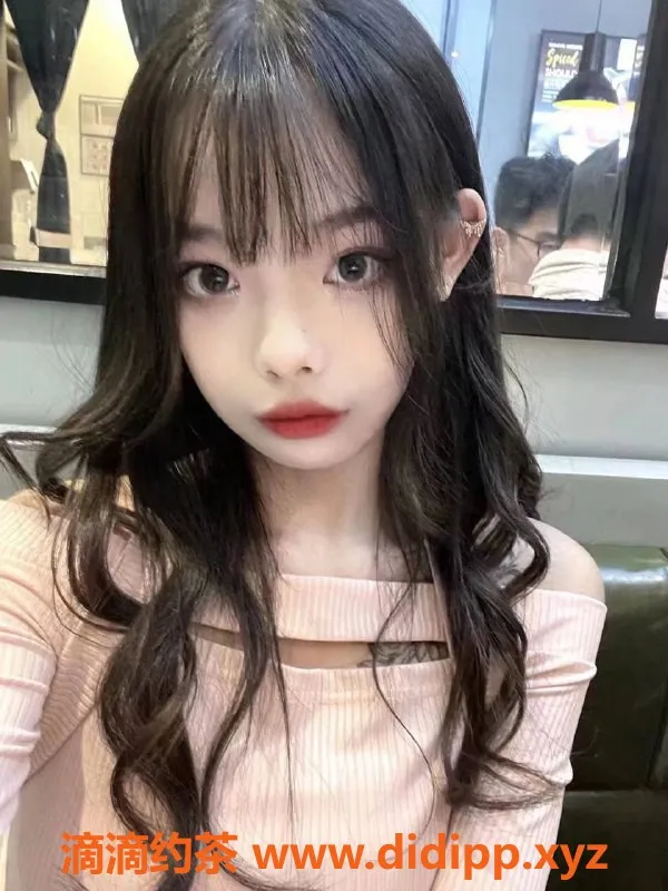 成都楼凤-龙湖梵城颂轩轩，161cm萌妹仅43kg，价格600元起