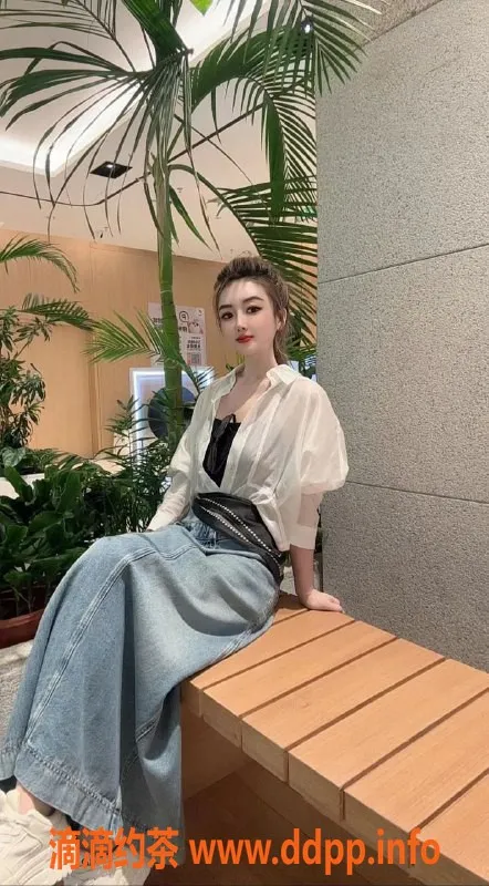 武汉楼凤-洪山区雯雯，26岁168cm极品气质御姐，500元/次