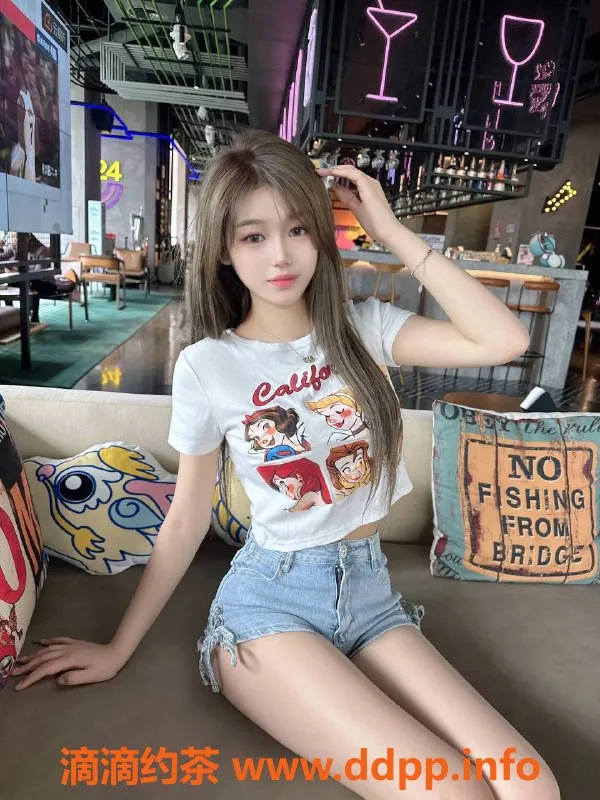 深圳楼凤资源信息,罗湖年龄05的优质妹子，身高168，体重45