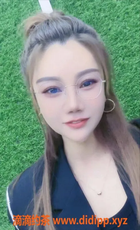 武汉楼凤-武昌区安宝，158cm身材，40分钟仅需500