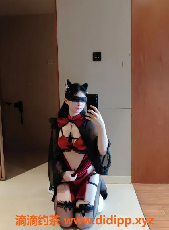 广州楼凤-19岁小宝宝，165cm, C杯，超可爱服务，番禺接待