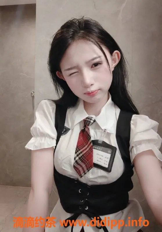 广州楼凤-19岁小宝宝，165cm, C杯，超可爱服务，番禺接待