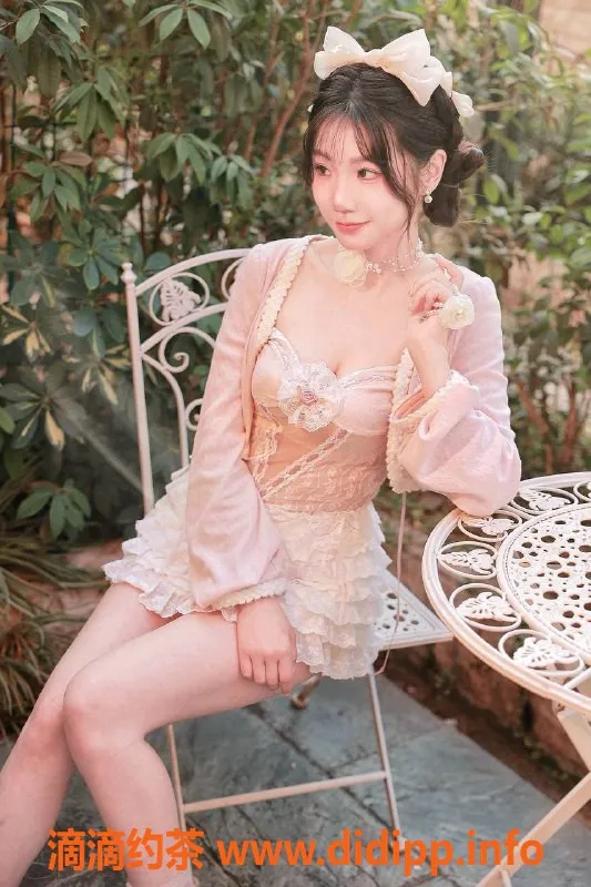 广州楼凤-佛山欲兔，2500元体验口交和69式服务