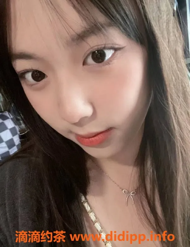 成都楼凤-武侯区小雪：嫩妹大胸，超值服务！