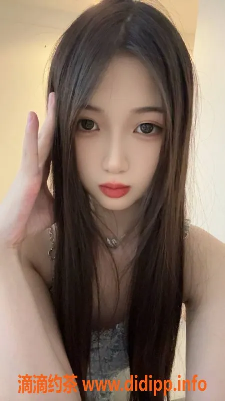 杭州楼凤-上城小七，颜值爆表的嫩妹，69互舔体验