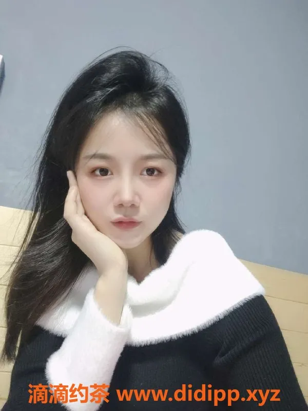 福州楼凤-福州闽侯小莉，165身高，36C胸围，95斤，享受一流服务！