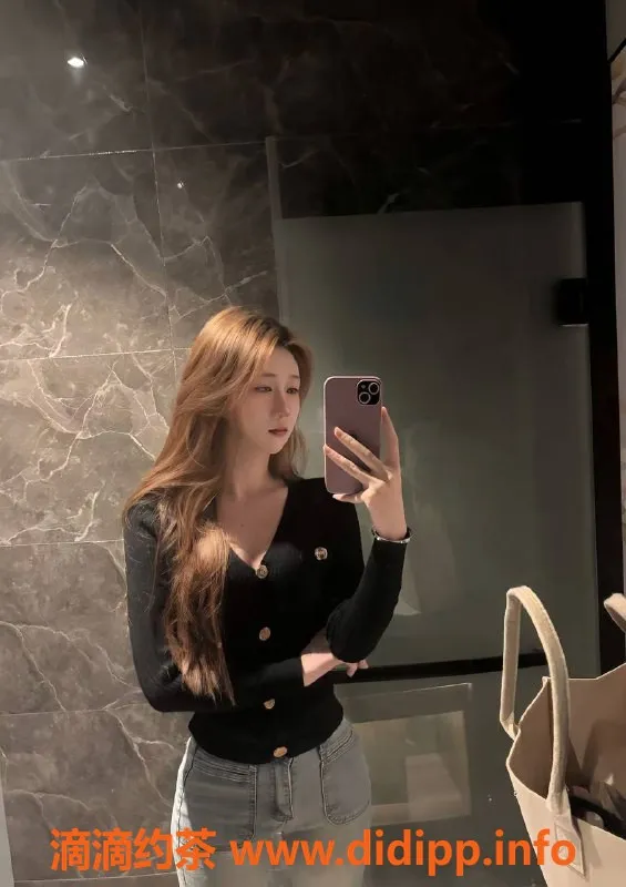 广州楼凤-广州天河柠柠：700元水中箫与鸳鸯浴体验