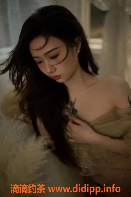 成都楼凤-成都嫩妹雅雅，19岁身高160，超值服务仅600元