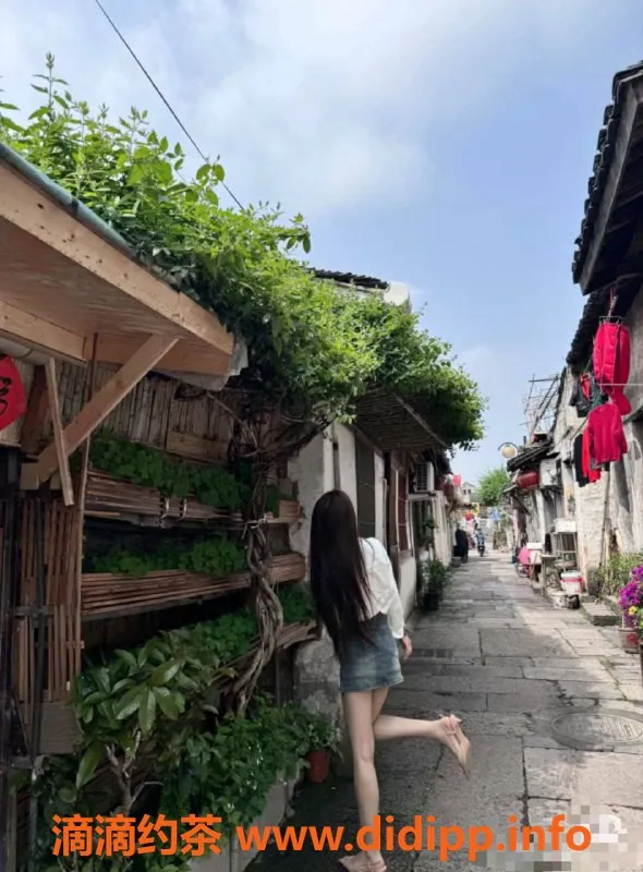 杭州上门服务-上城区周奈一，164cm高43kg，优质聊天伴侣