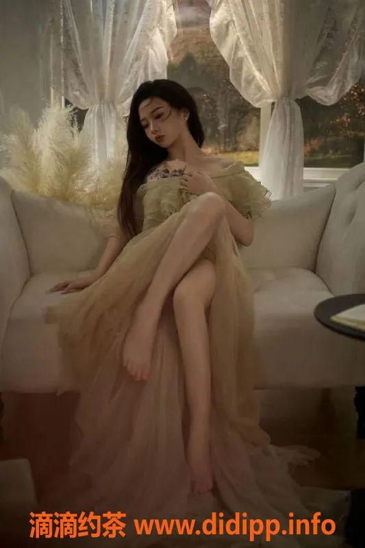 成都楼凤-成都嫩妹雅雅，19岁身高160，超值服务仅600元