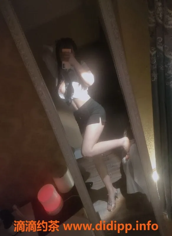 成都楼凤资源信息,沙湾雨婷，极品身材服务仅需6p