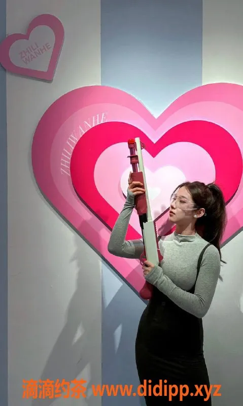 广州楼凤-深圳宝安凌儿，身材火辣倾心服务