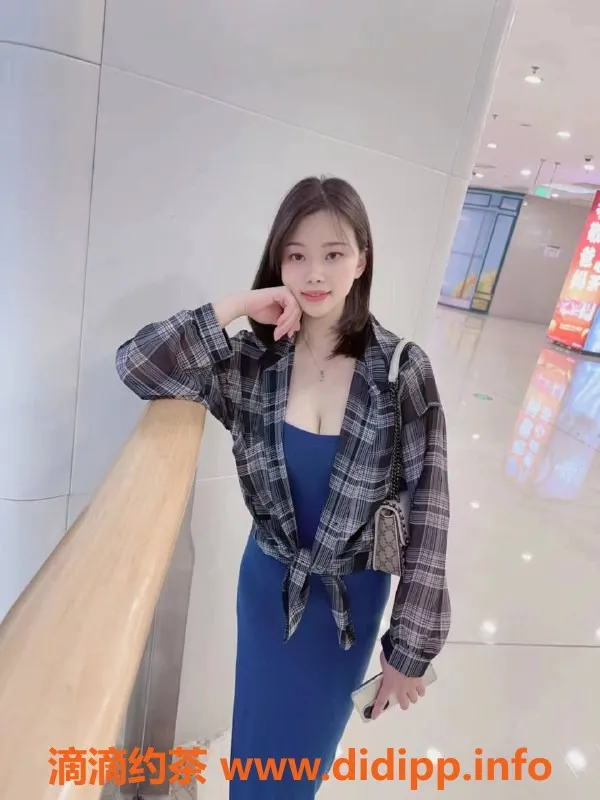 广州楼凤-天河白雪，莞式服务，皮肤超白特惠来袭