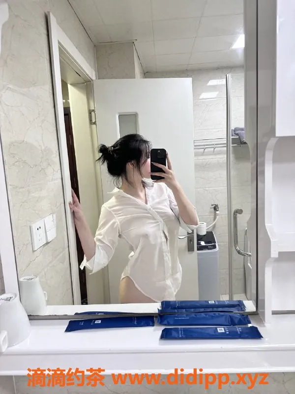 杭州楼凤-小燕子 20岁 高挑36D 紧致服务带来绝妙体验