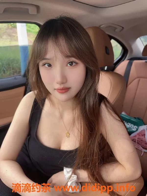 深圳楼凤-福田21岁165cm美女，36B胸围，课费900p起