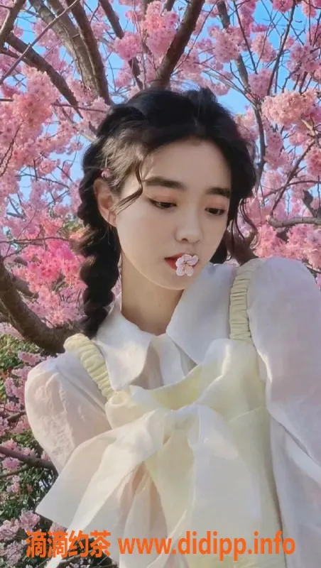 长沙楼凤资源信息,雨花区嫩妹琪，19岁165cm，服务700/p