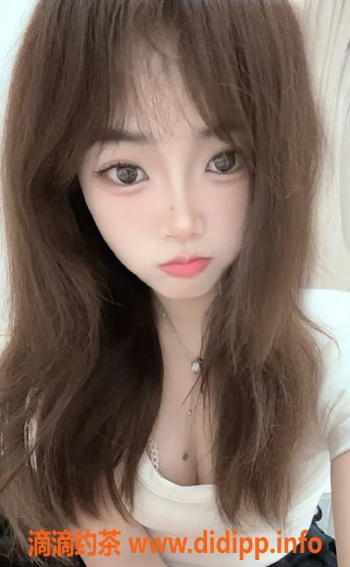 深圳上门服务-龙华私约！03年小美女，162cm，43kg，C罩杯，超值服务