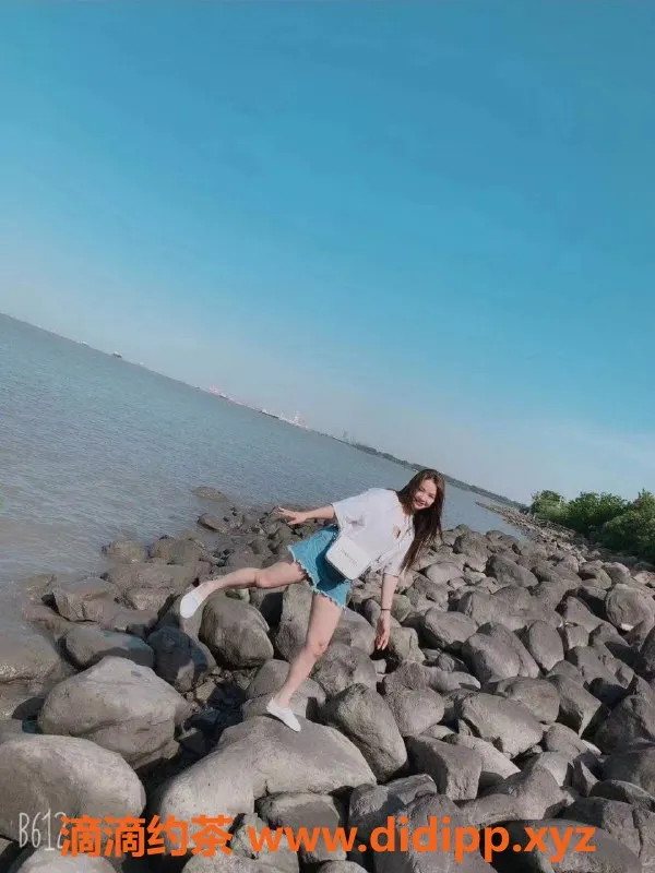 北京spa会所-劲松微胖美女笑笑，162cm大奶热情服务