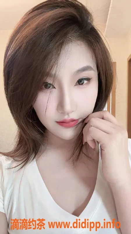 深圳楼凤-南山允儿，21岁模特，176cm身高，C围享受服务