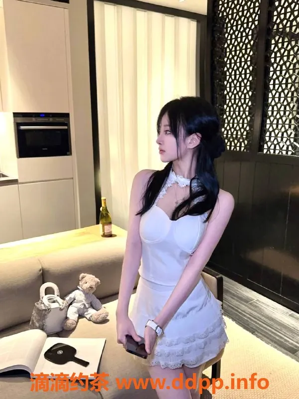 上海楼凤-静安困困：肤白大胸166身高，2000元起