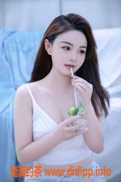 北京上门服务资源信息,夏夏 160cm湖南美女 温柔陪浴服务