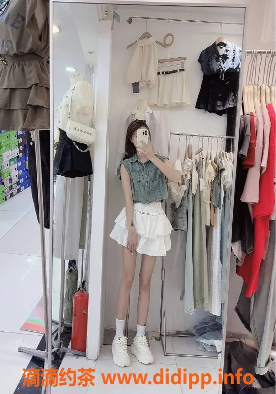 深圳楼凤资源信息,龙华若曦，18岁C杯美娃，私约899起