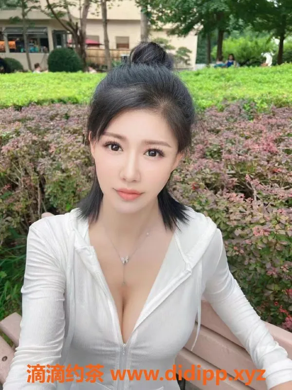 北京楼凤-朝阳小苹果，女友系服务，27岁168cm