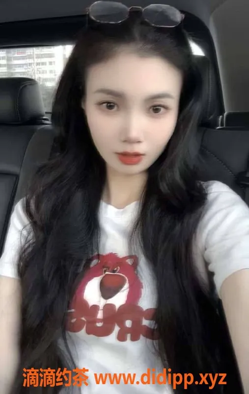 广州楼凤-广州天河霜儿，500元胸推鸳鸯浴体验