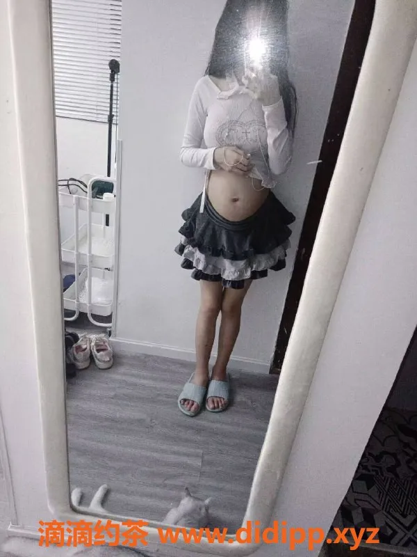 成都楼凤-成都嫩妹玲玲，22岁身高163，600元体验